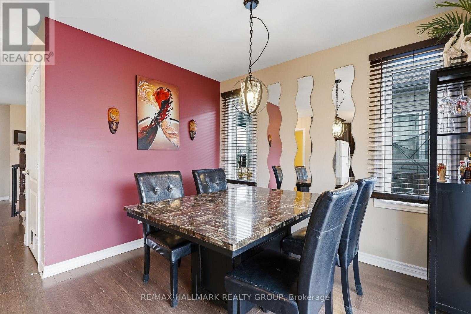 462 DENIS STREET - 12
