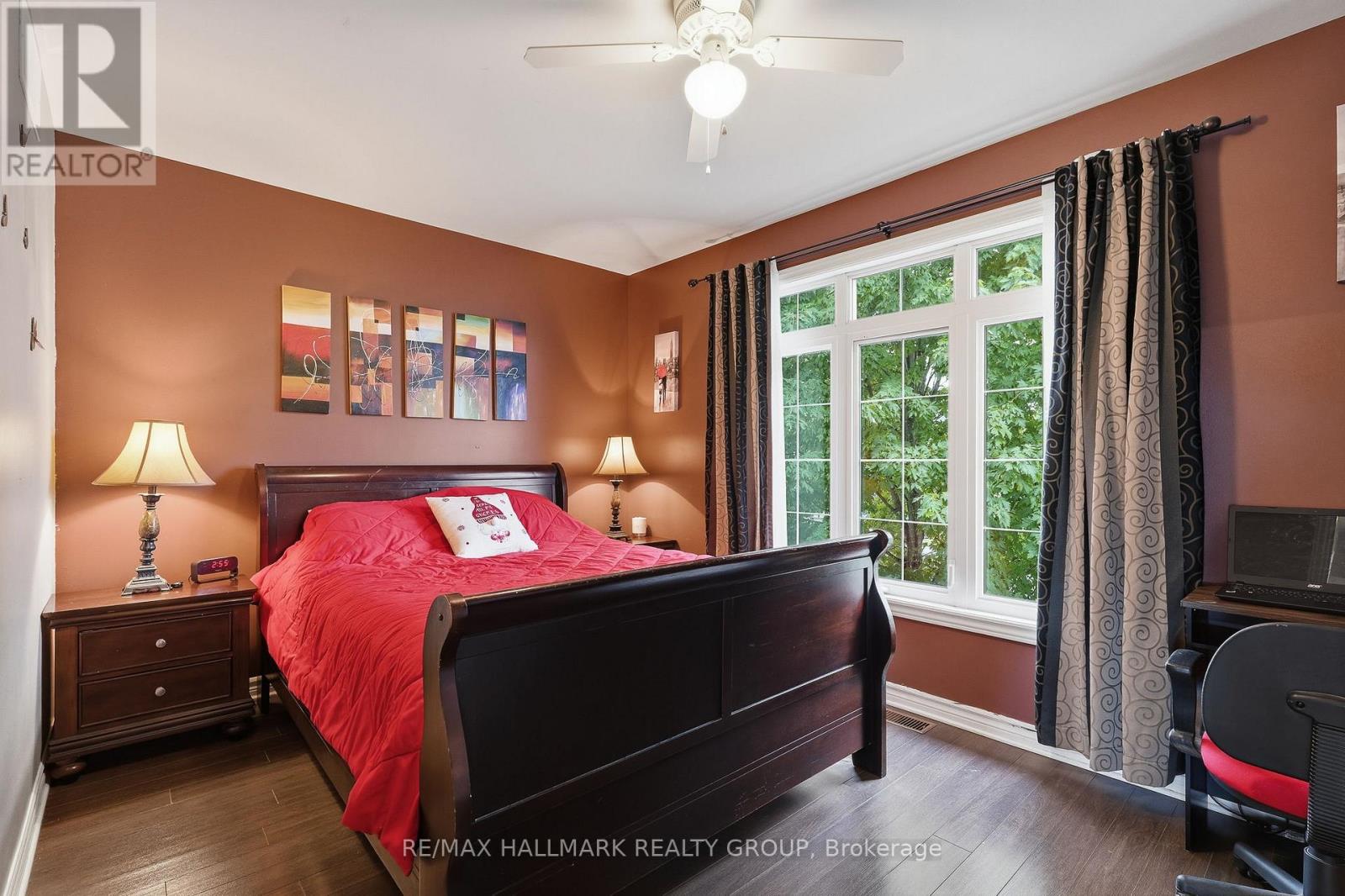 462 DENIS STREET - 22