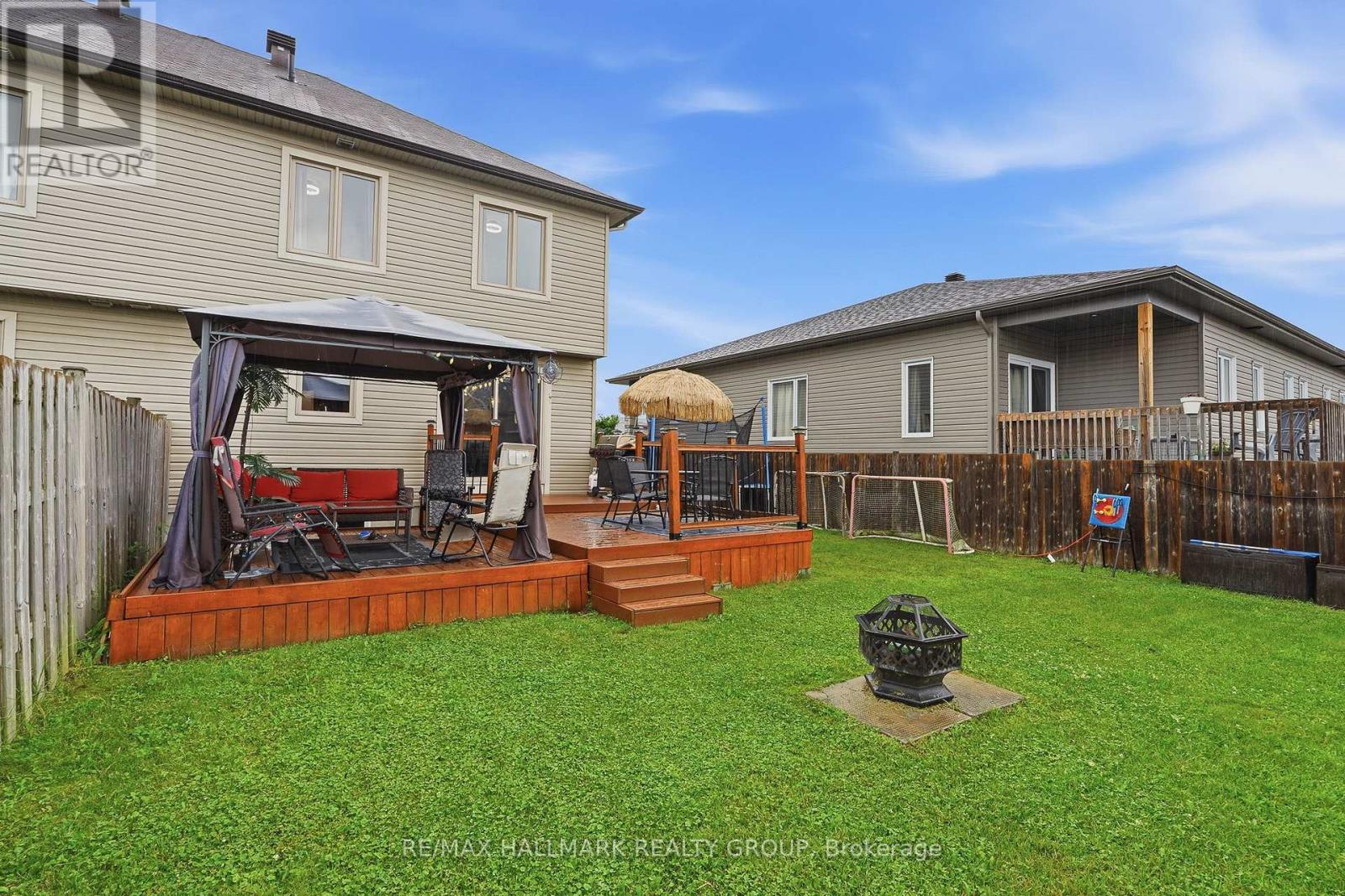 462 DENIS STREET - 26