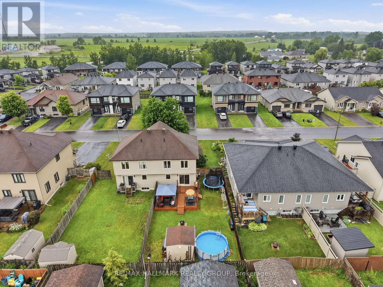 462 DENIS STREET - 3