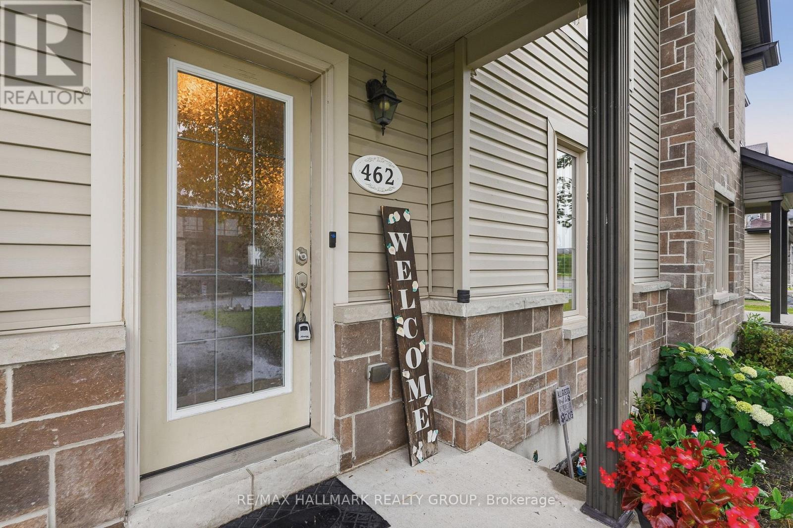 462 DENIS STREET - 5