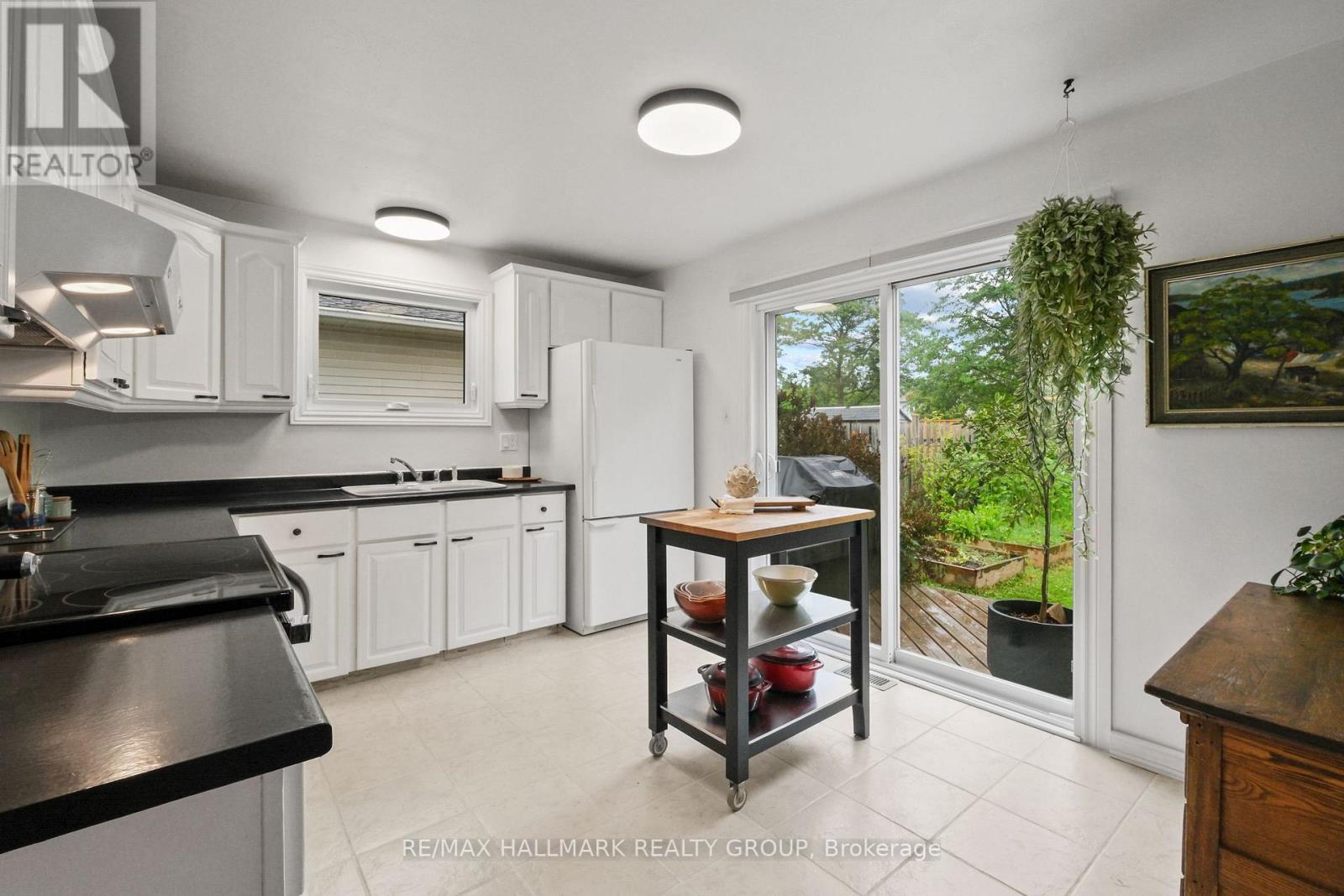 6398 GLEN KNOLLS DRIVE - 11