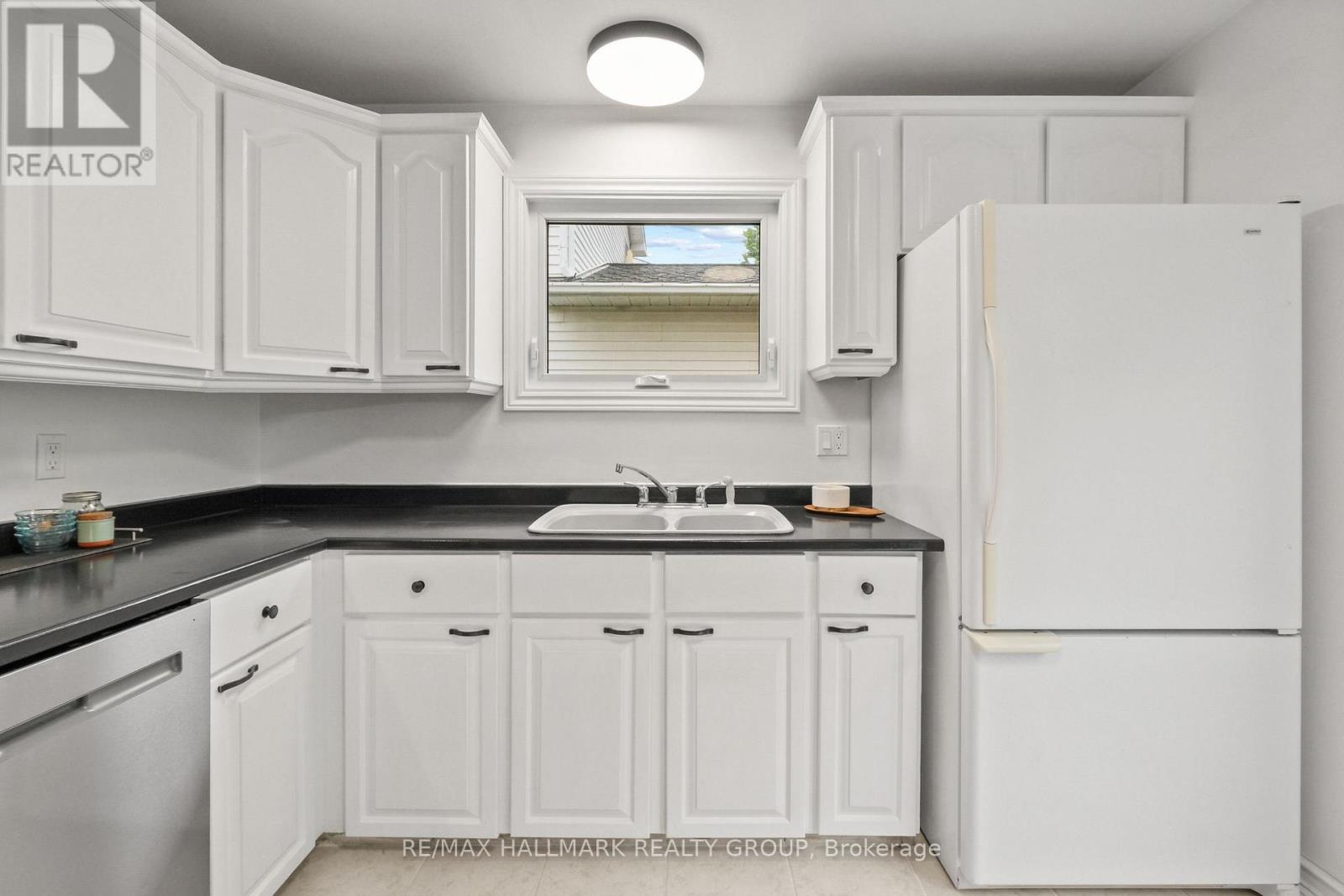 6398 GLEN KNOLLS DRIVE - 13