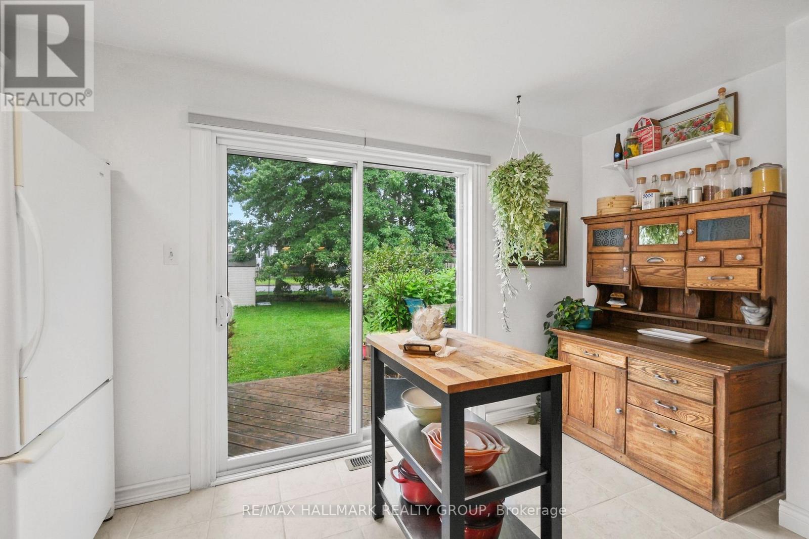 6398 GLEN KNOLLS DRIVE - 15