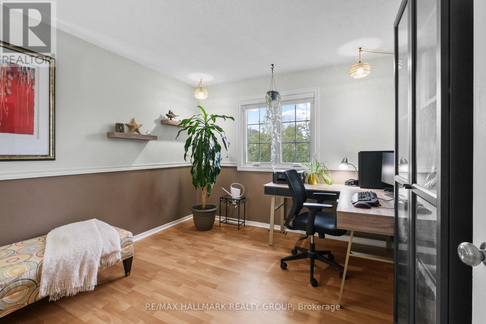 6398 GLEN KNOLLS DRIVE - 21