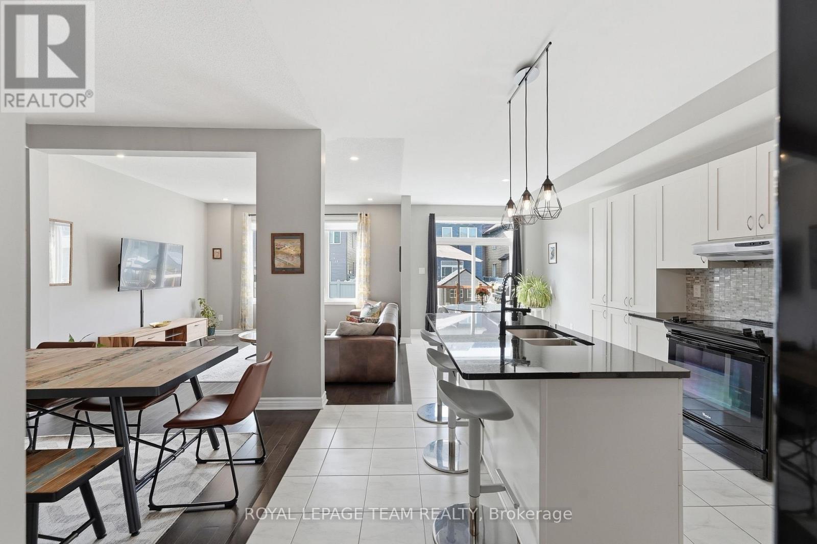 262 HEPATICA WAY, Ottawa. Luxury613. By Peter Sagos - Image 11