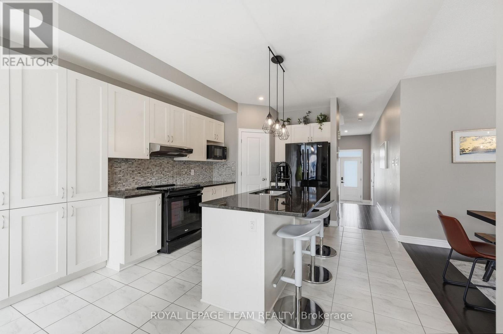 262 HEPATICA WAY, Ottawa. Luxury613. By Peter Sagos - Image 14