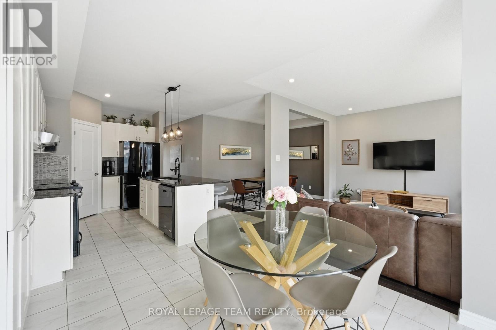 262 HEPATICA WAY, Ottawa. Luxury613. By Peter Sagos - Image 25