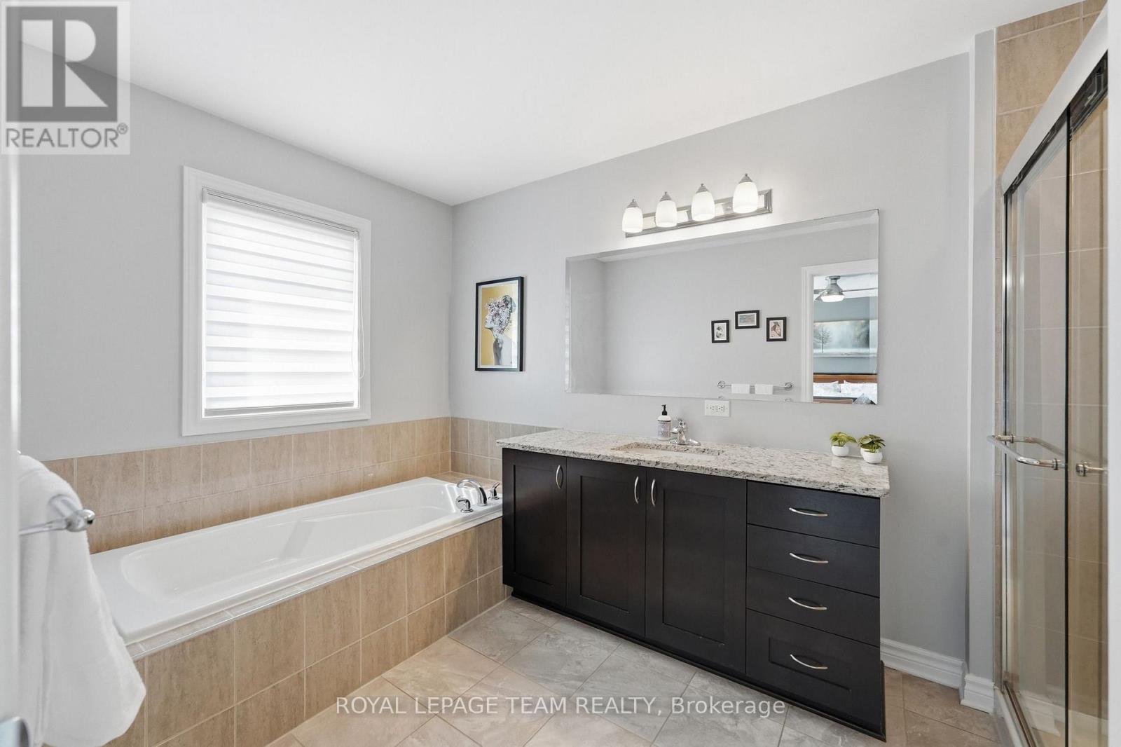 262 HEPATICA WAY, Ottawa. Luxury613. By Peter Sagos - Image 34