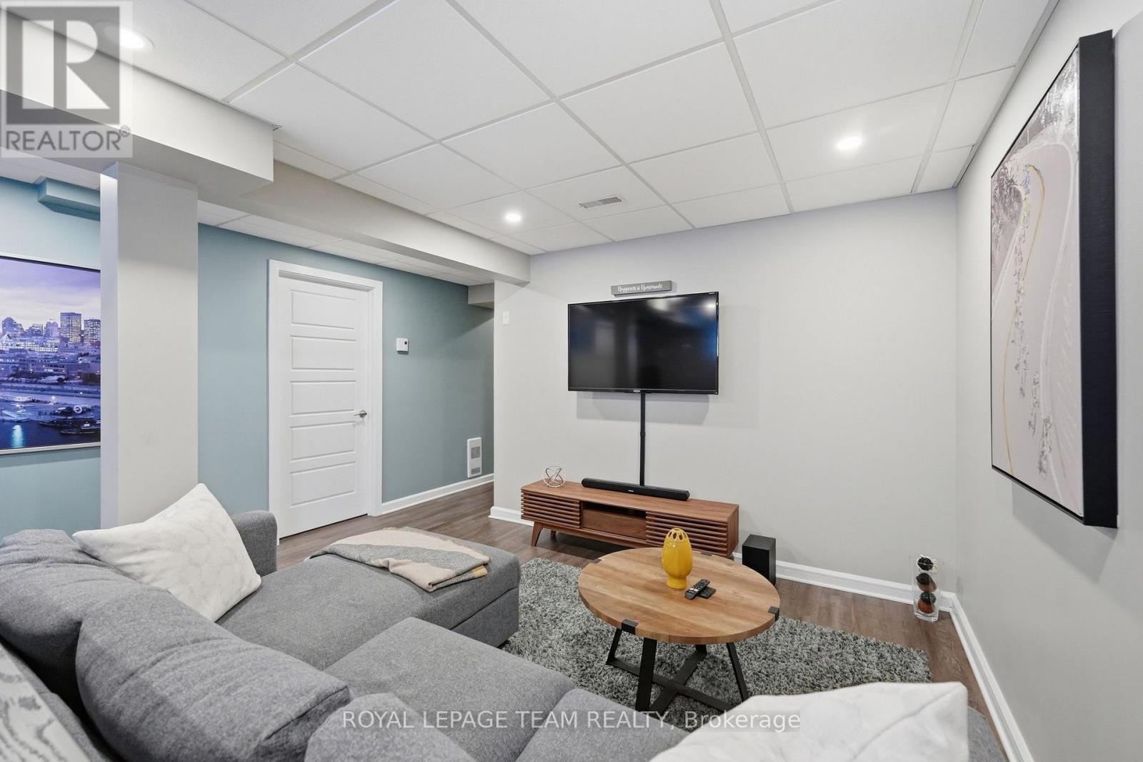 262 HEPATICA WAY, Ottawa. Luxury613. By Peter Sagos - Image 43