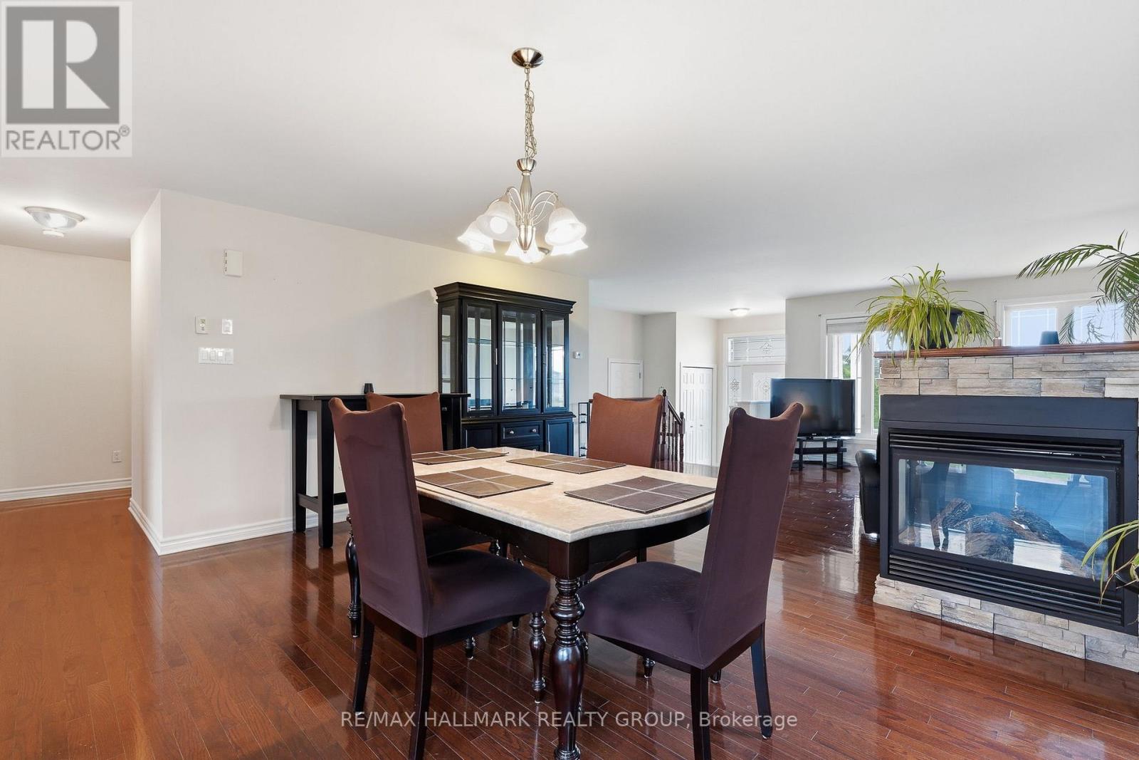 127 CASTEL STREET - 11