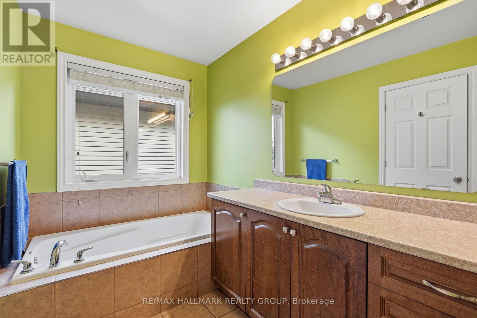 127 CASTEL STREET - 21