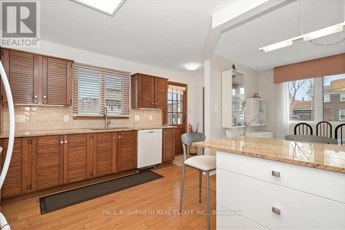 2191 BICKERTON AVENUE - 15