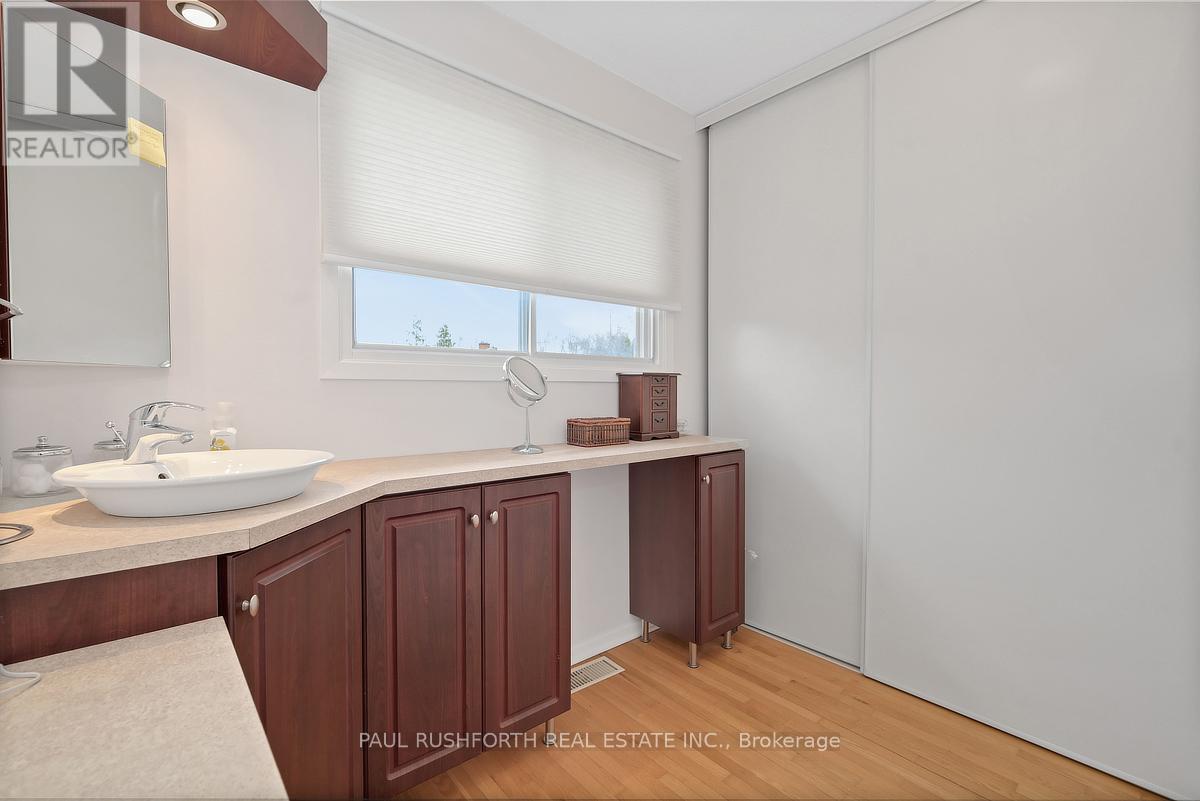2191 BICKERTON AVENUE - 22
