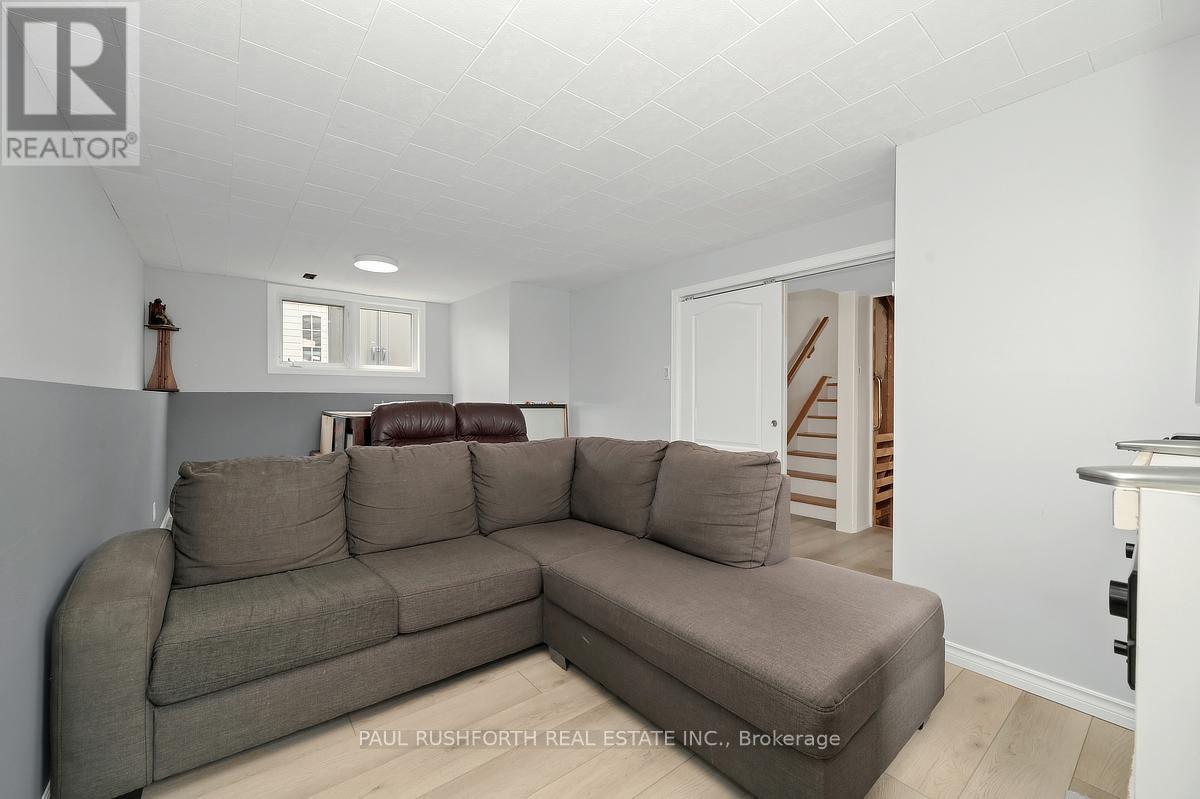 2191 BICKERTON AVENUE - 26