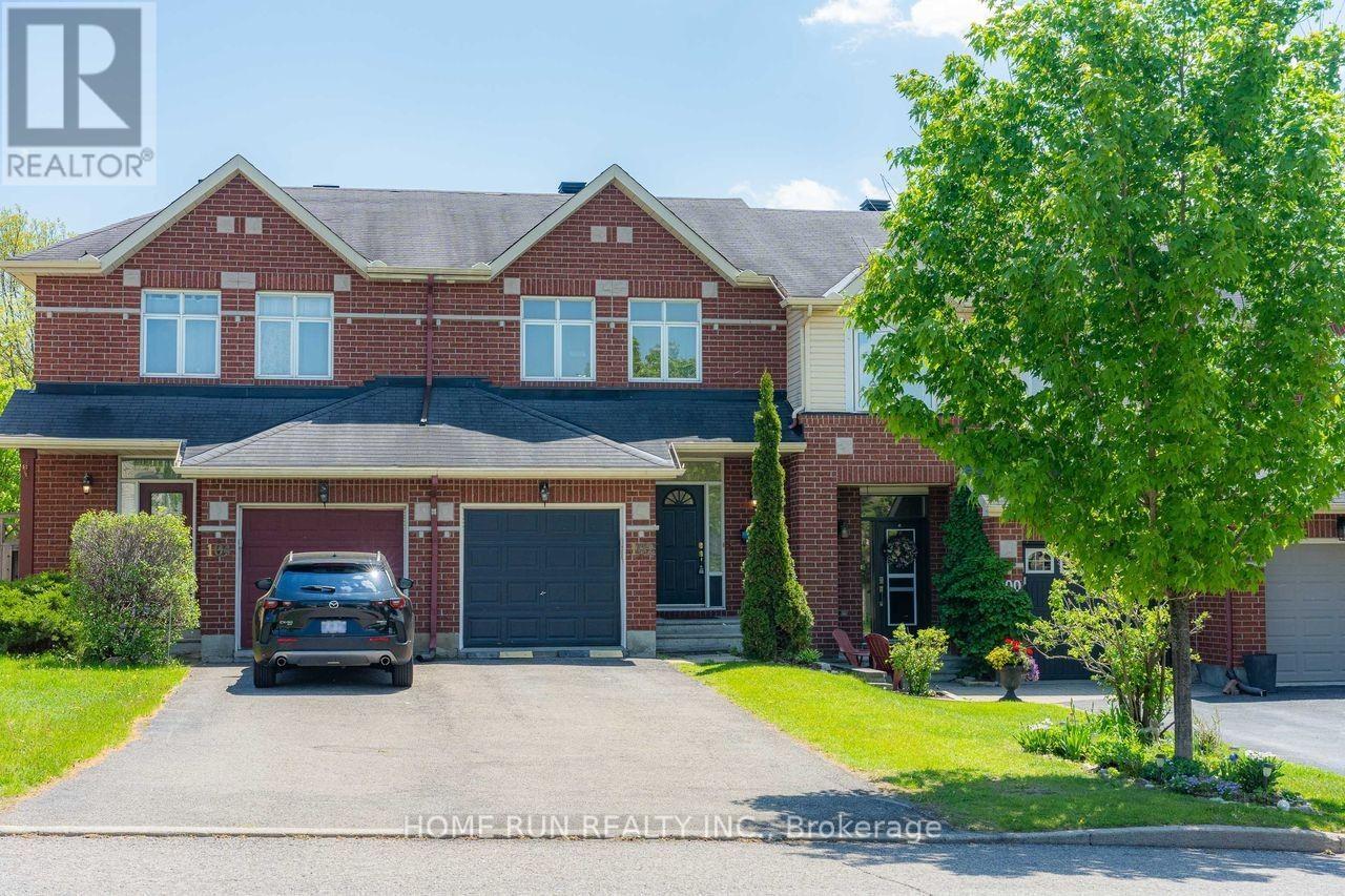 102 KIMBERWICK CRESCENT - 1