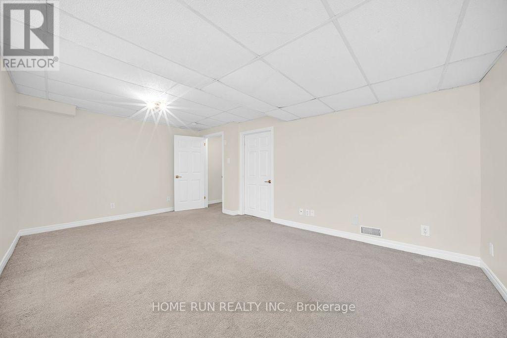 102 KIMBERWICK CRESCENT - 35