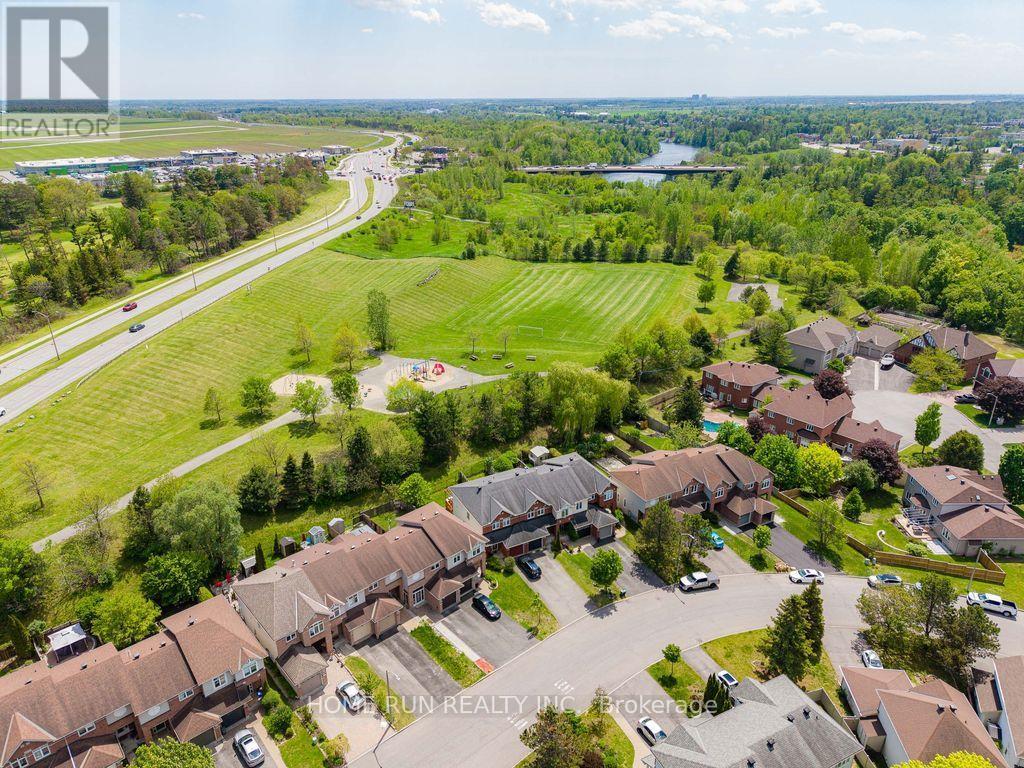 102 KIMBERWICK CRESCENT - 43