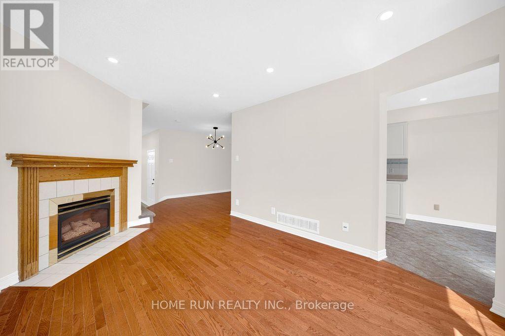 102 KIMBERWICK CRESCENT - 7