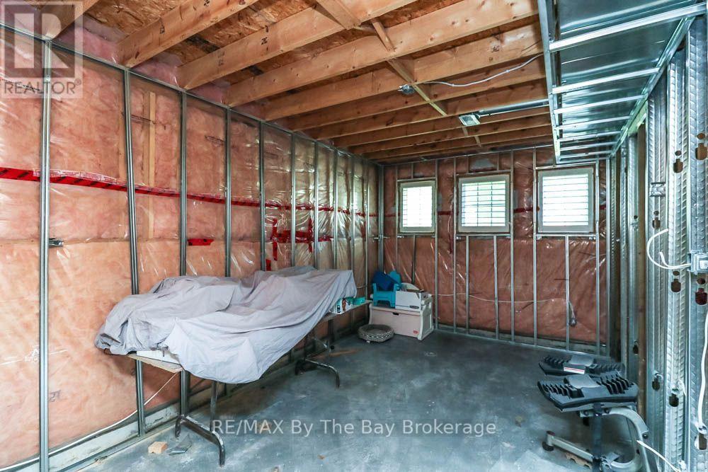121 ROYAL BEECH DRIVE - 32