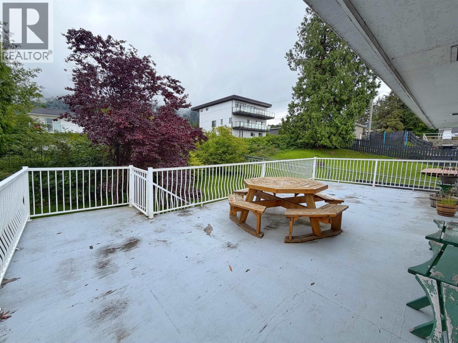 1627 ATLIN AVENUE - 15