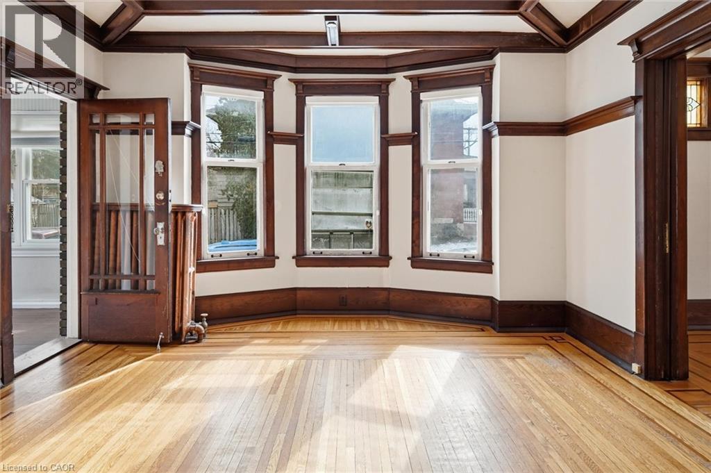 81 CARRICK Avenue - 13