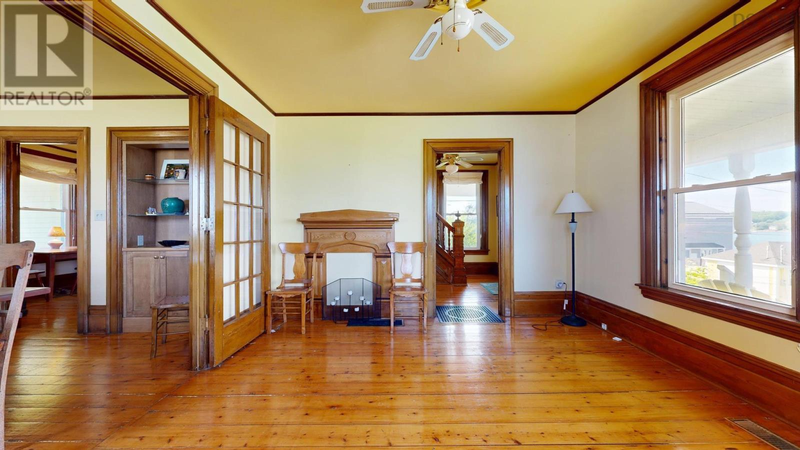 9114 3 Highway, 997 Main St Mahone Bay - 15