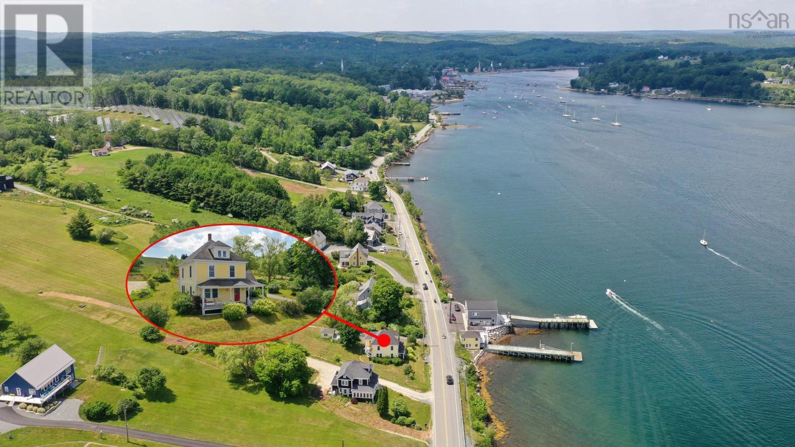 9114 3 Highway, 997 Main St Mahone Bay - 2