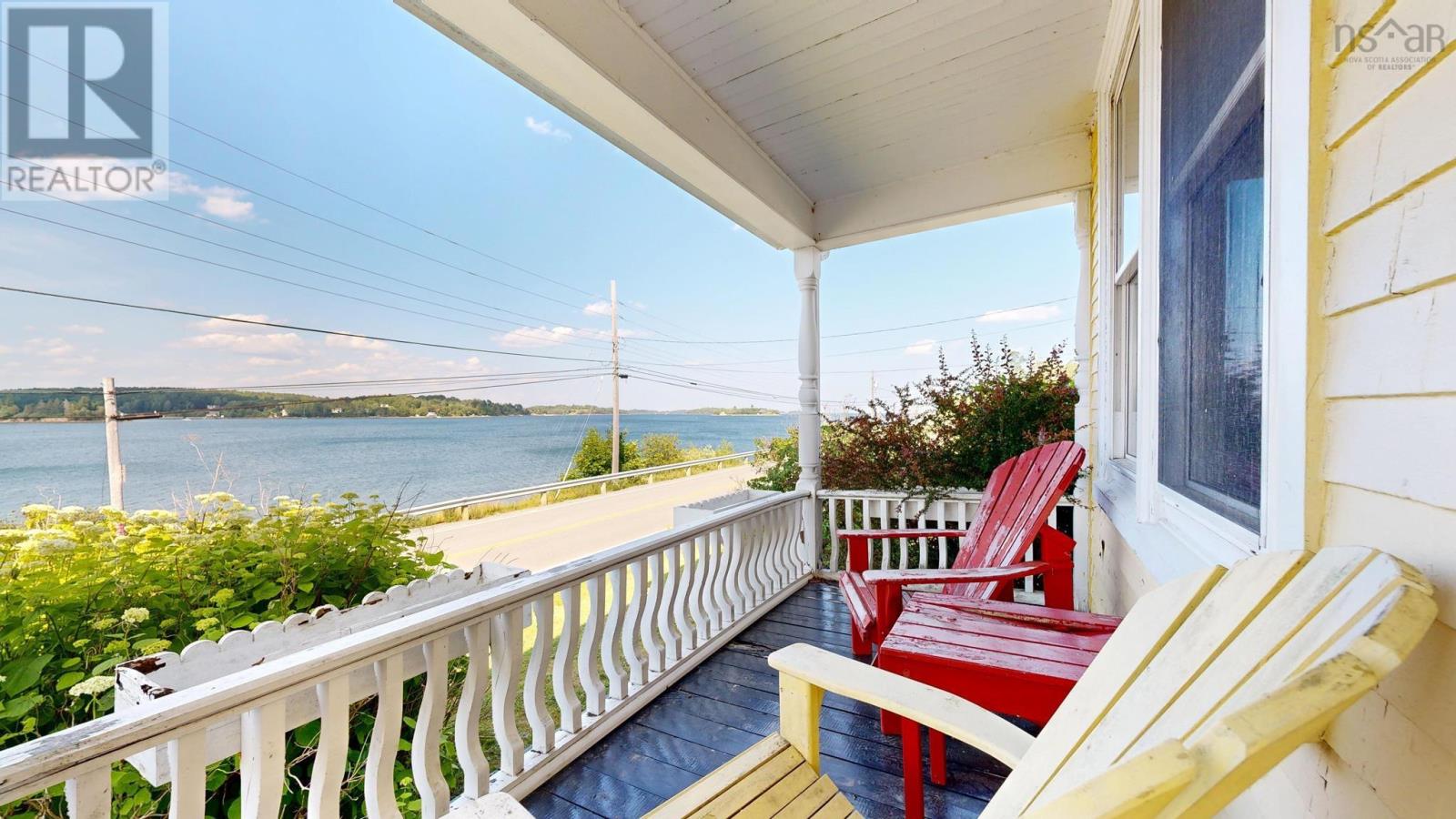 9114 3 Highway, 997 Main St Mahone Bay - 13