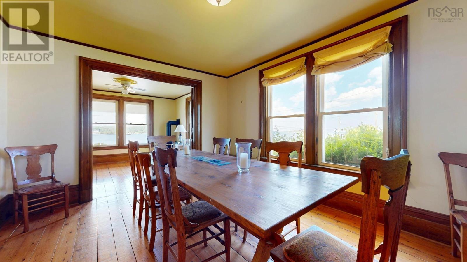 9114 3 Highway, 997 Main St Mahone Bay - 19