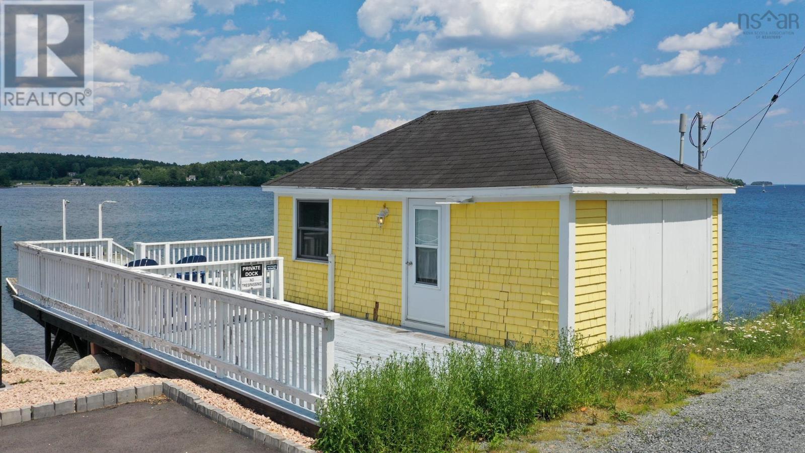 9114 3 Highway, 997 Main St Mahone Bay - 31