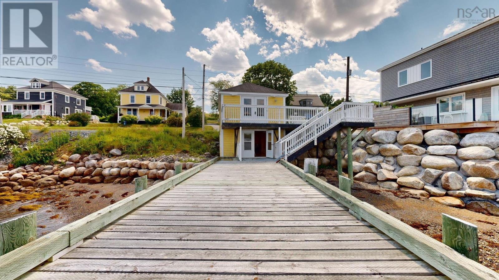 9114 3 Highway, 997 Main St Mahone Bay - 32