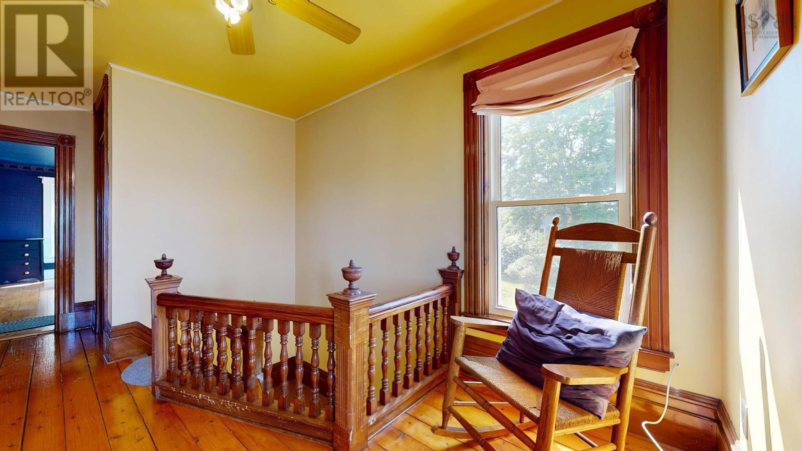 9114 3 Highway, 997 Main St Mahone Bay - 25