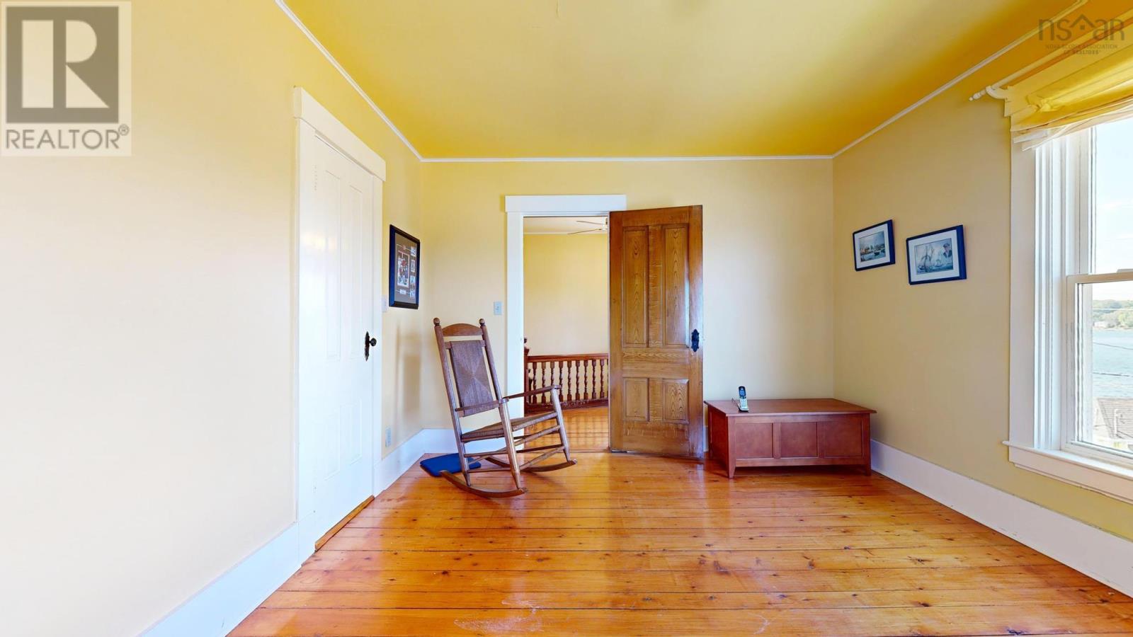 9114 3 Highway, 997 Main St Mahone Bay - 29