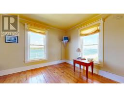9114 3 Highway, 997 Main St Mahone Bay, Maders Cove, NS B0J2E0 Photo 28