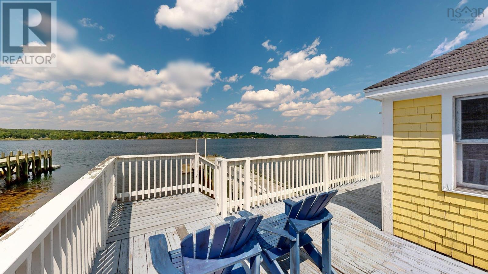 9114 3 Highway, 997 Main St Mahone Bay - 33