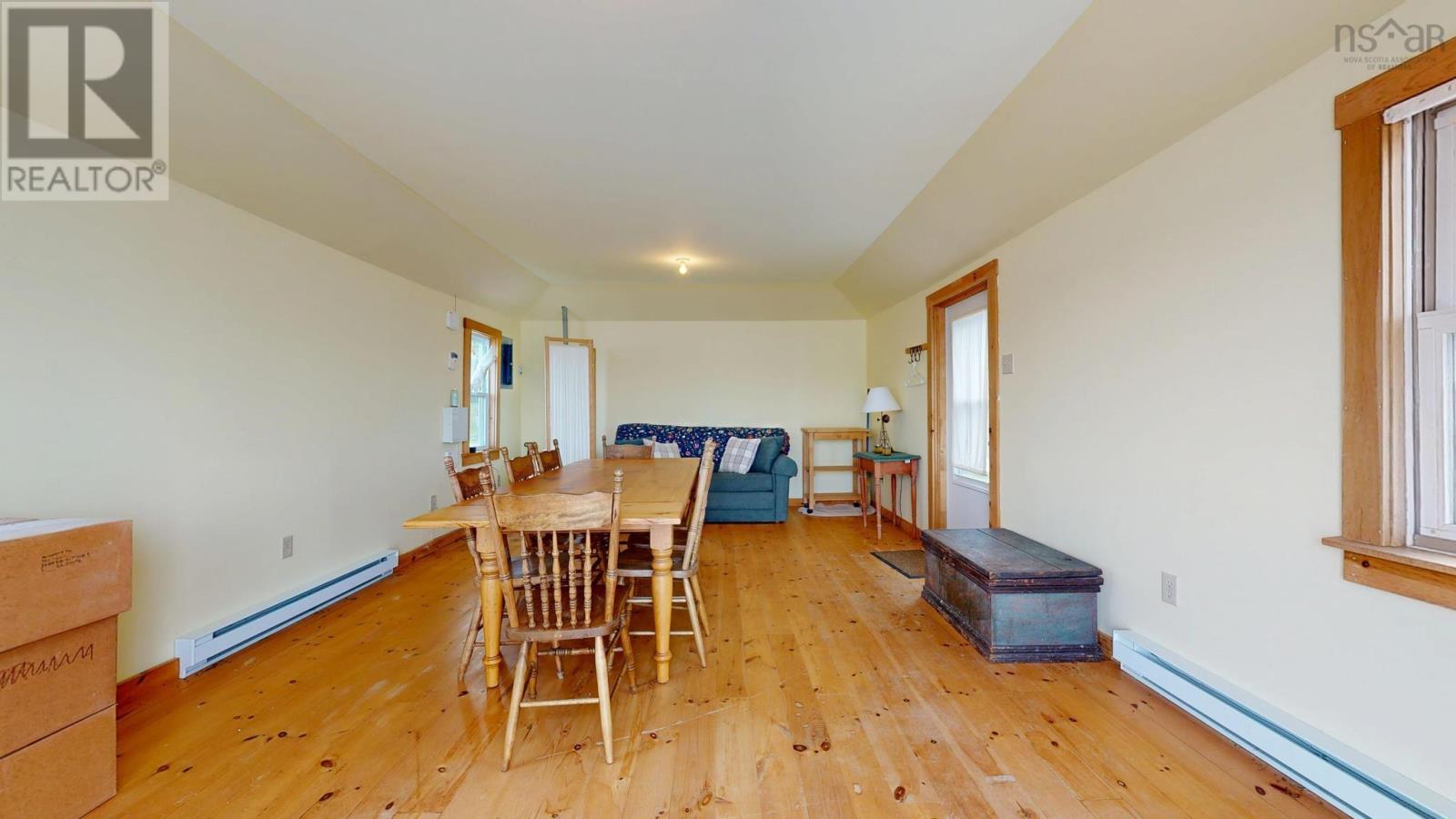 9114 3 Highway, 997 Main St Mahone Bay - 35