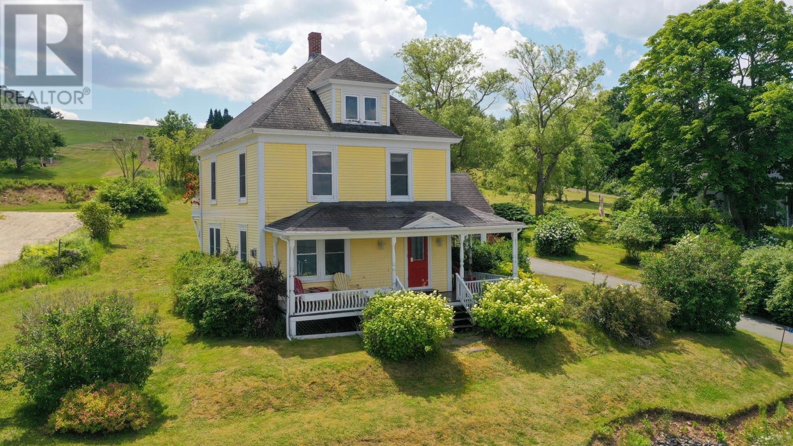 9114 3 Highway, 997 Main St Mahone Bay - 4