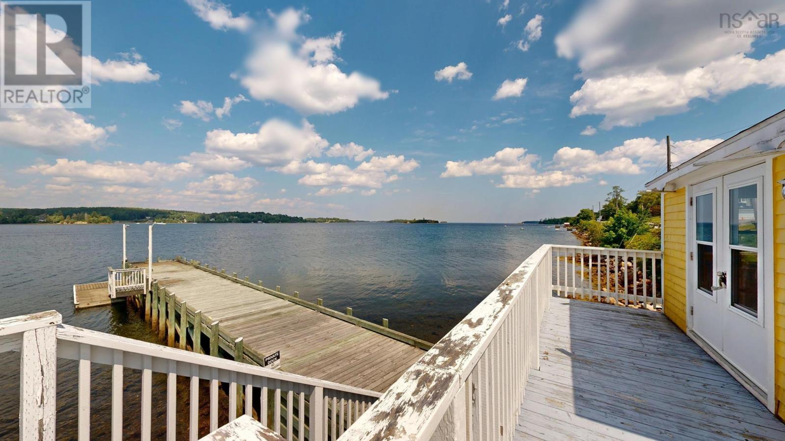 9114 3 Highway, 997 Main St Mahone Bay - 37