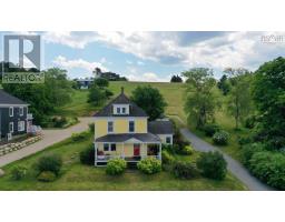 9114 3 Highway, 997 Main St Mahone Bay, Maders Cove, NS B0J2E0 Photo 41