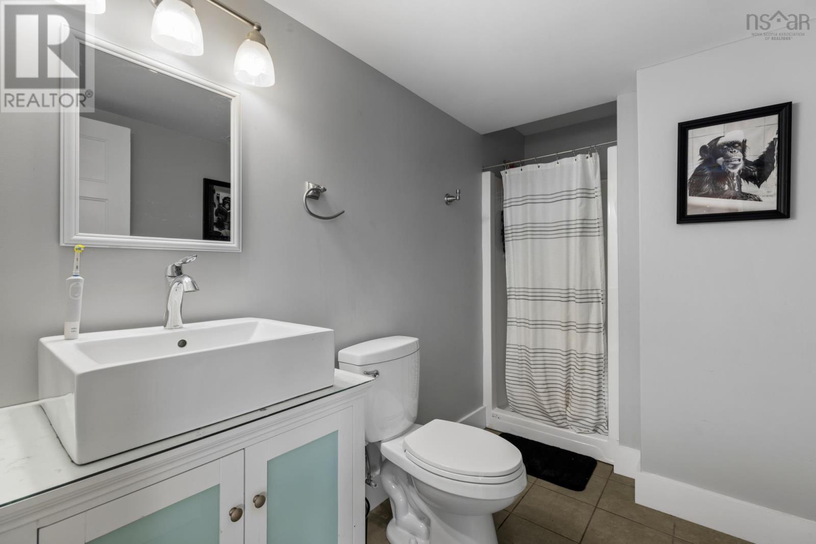 27 Barnsley Court - 36