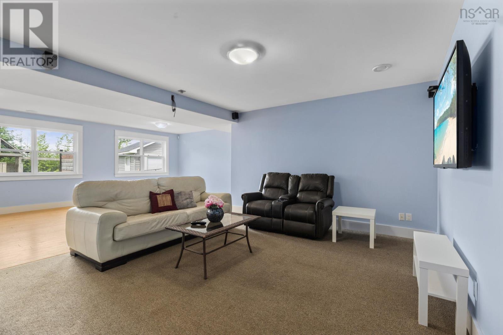 27 Barnsley Court - 32