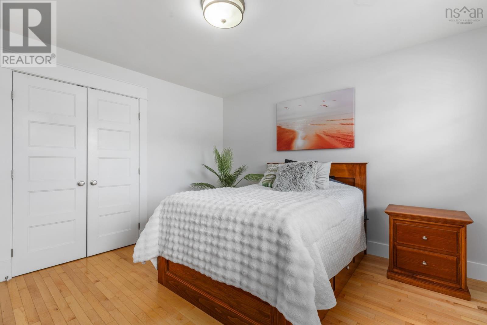 27 Barnsley Court - 29