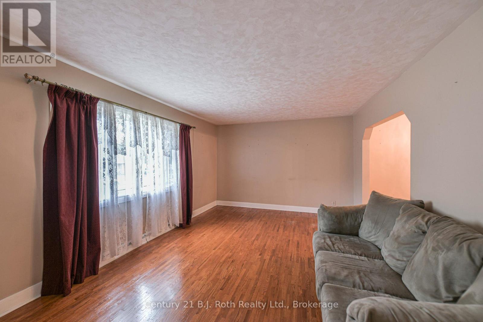 375 PARKHURST CRESCENT - 8