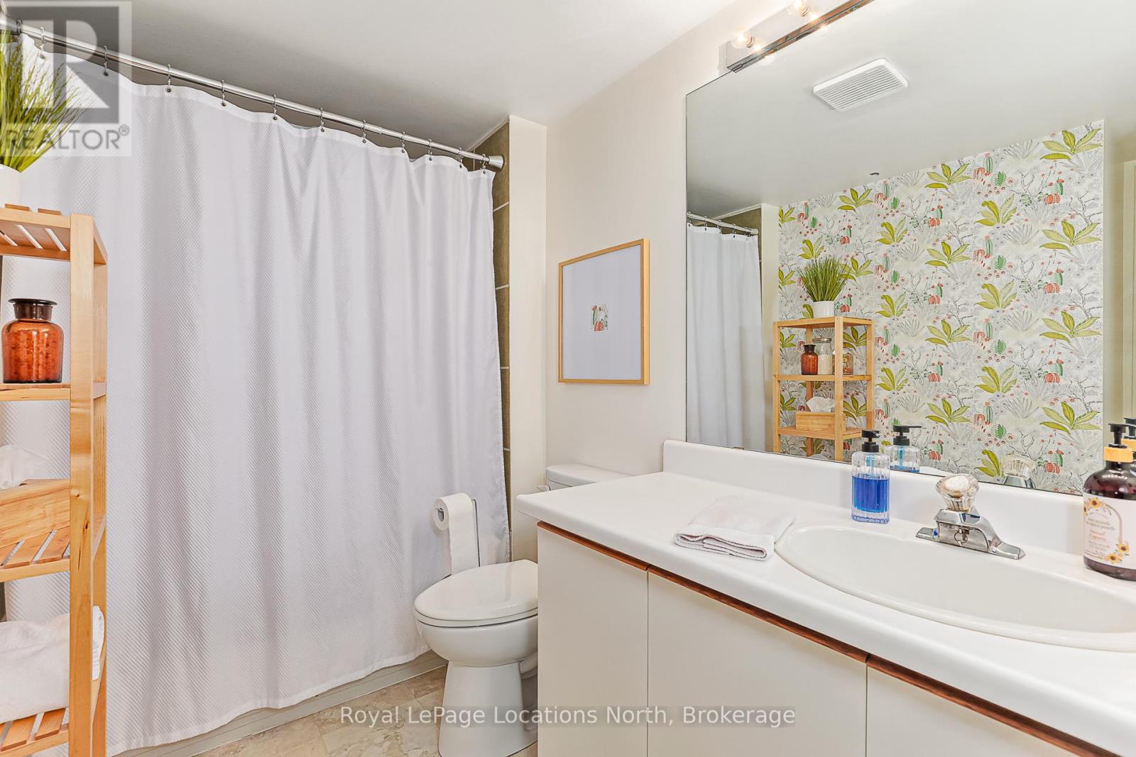 #13 5 HARBOUR STREET E - 24
