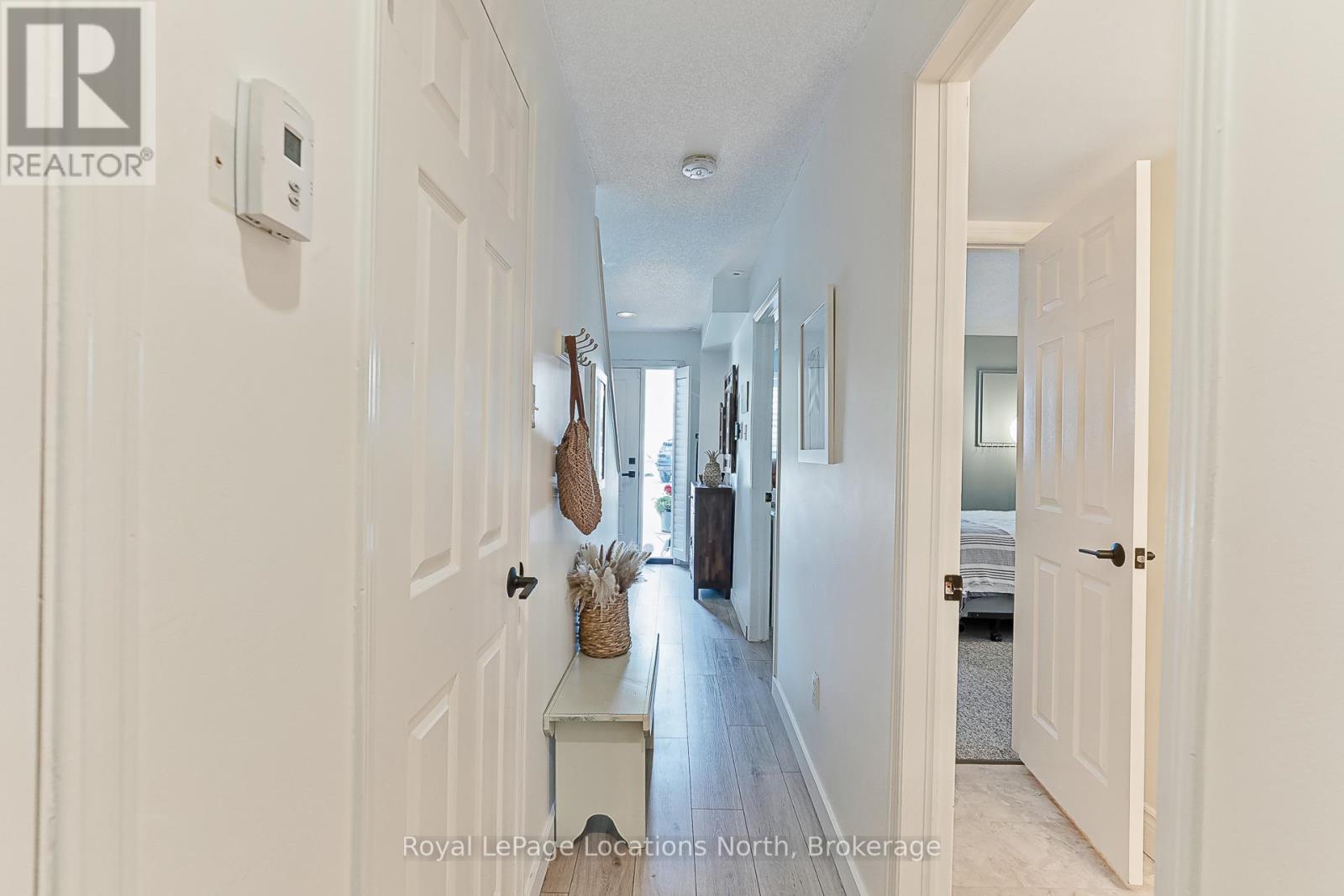 #13 5 HARBOUR STREET E - 30