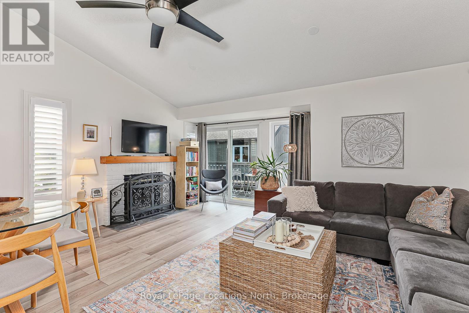 #13 5 HARBOUR STREET E - 5