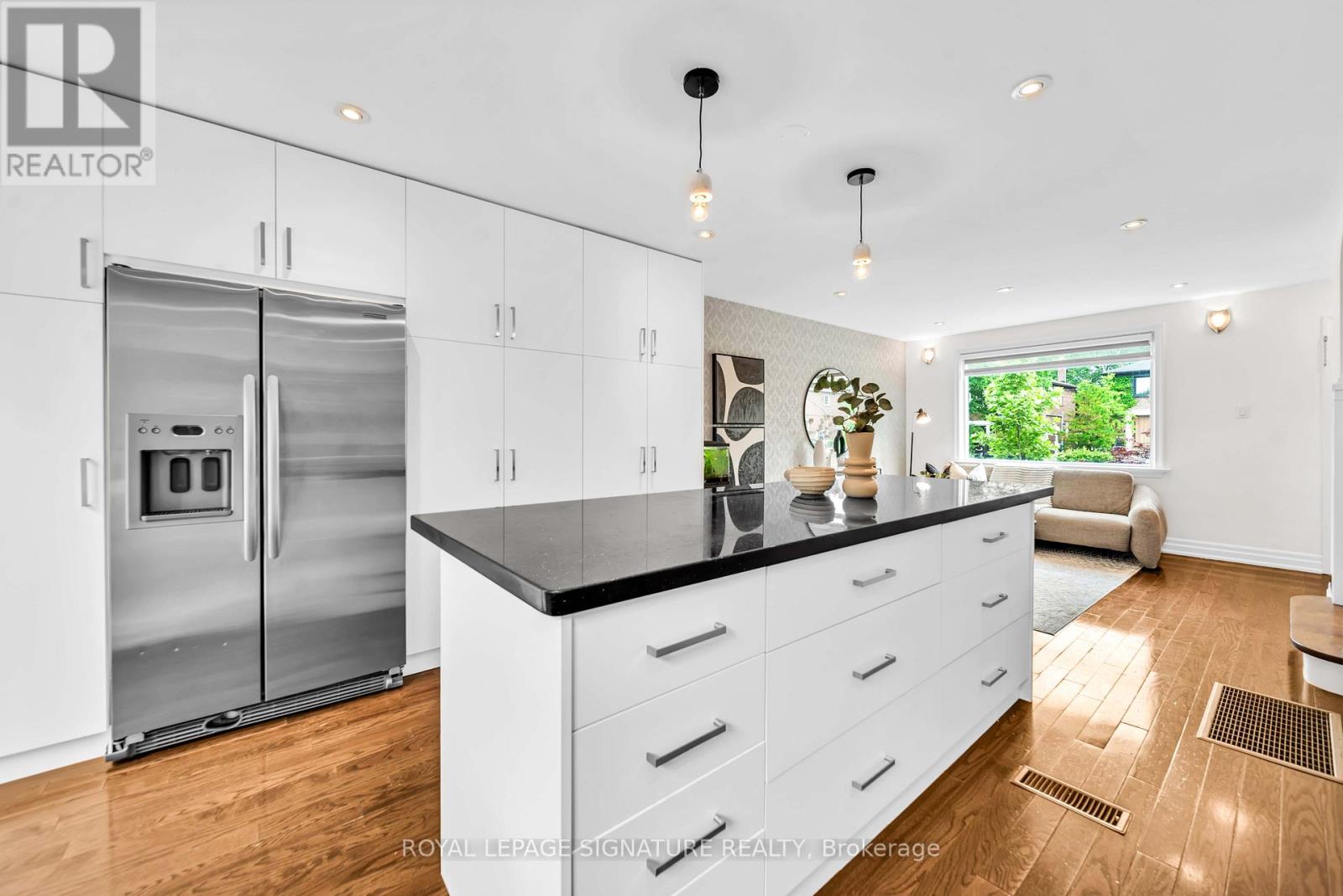 132 GLENVALE BOULEVARD - Image 11