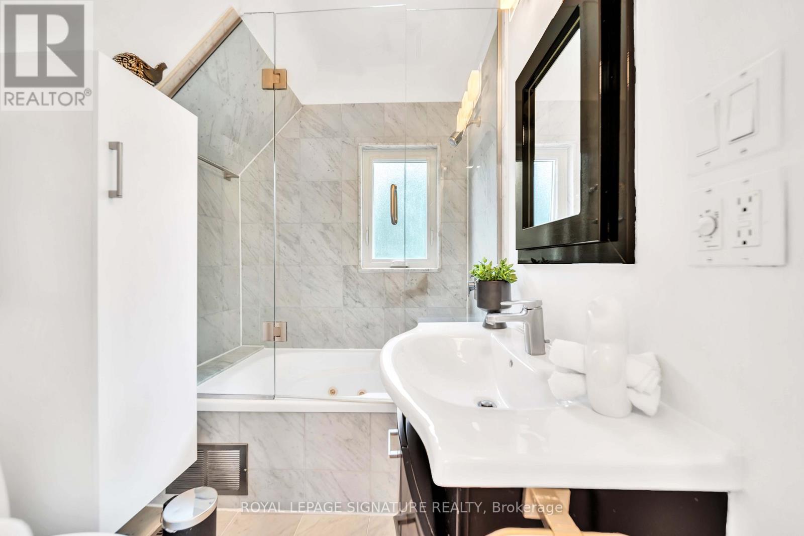 132 GLENVALE BOULEVARD - Image 18
