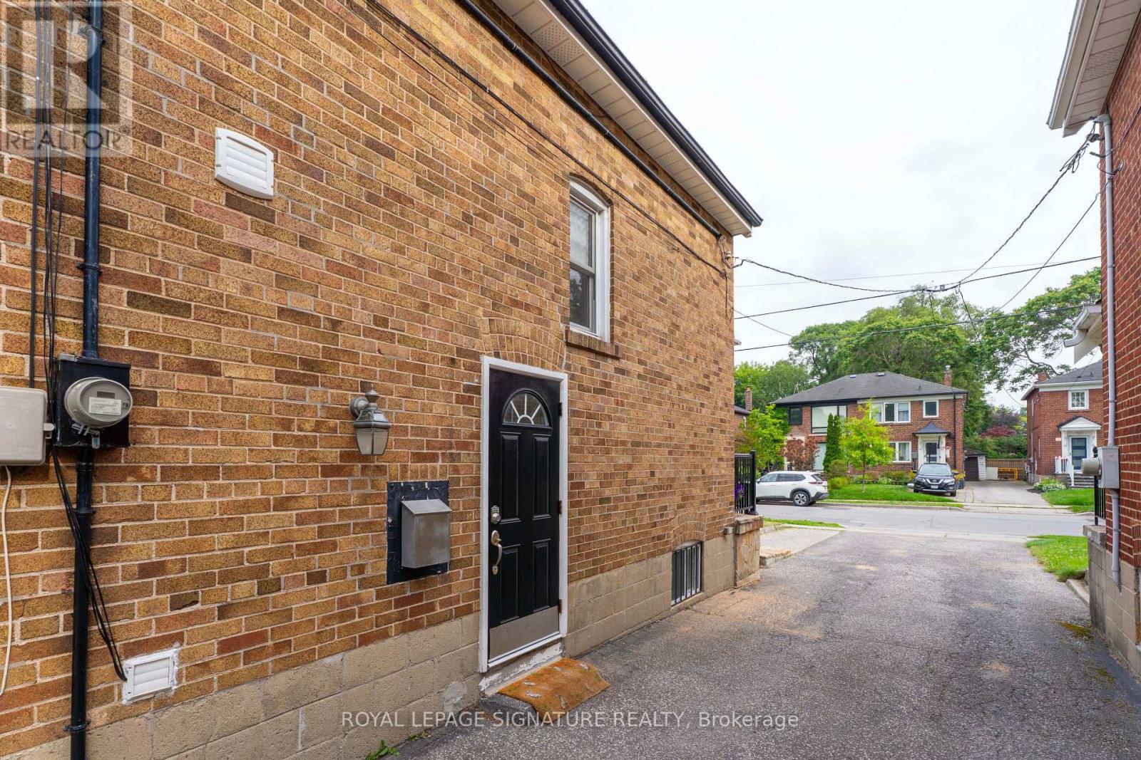 132 GLENVALE BOULEVARD - Image 28